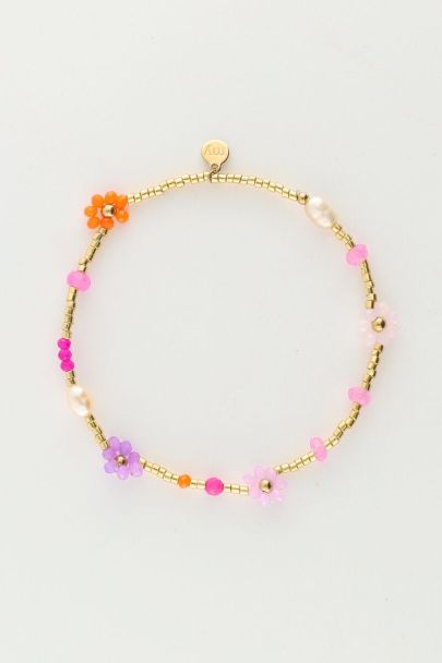 Art beaded bracelet with flowers