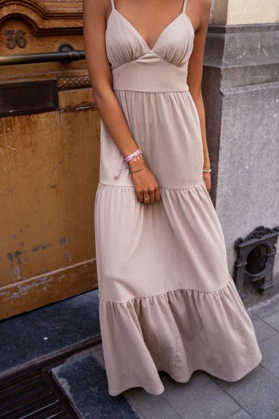 Robe longue beige à nouer dans le dos