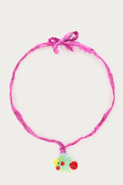 Collier en bandana avec pendentif en forme de poisson