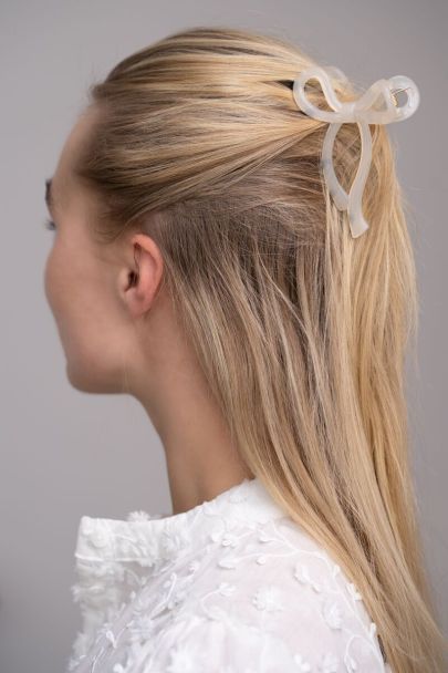 Beige claw clip bow