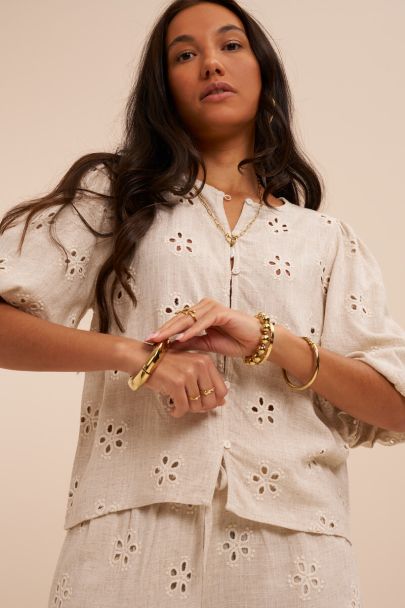 Beige embroidery anglaise top met korte pofmouwen