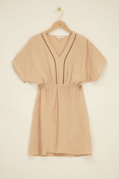 Beige mousseline jurk met tapes | My Jewellery