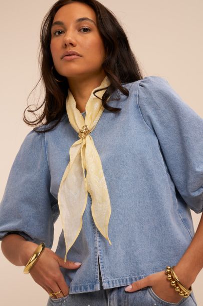 &Eacute;charpe beige imprim&eacute;e bandana