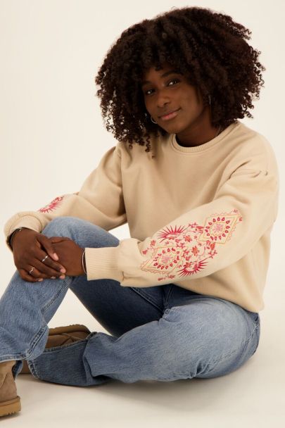 Sweat beige avec broderies