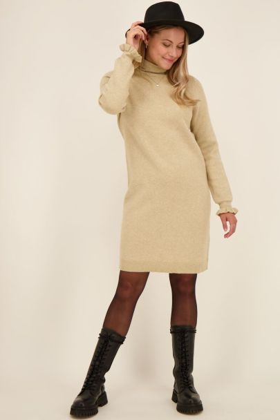 Beige jurk met col & ruffle mouw