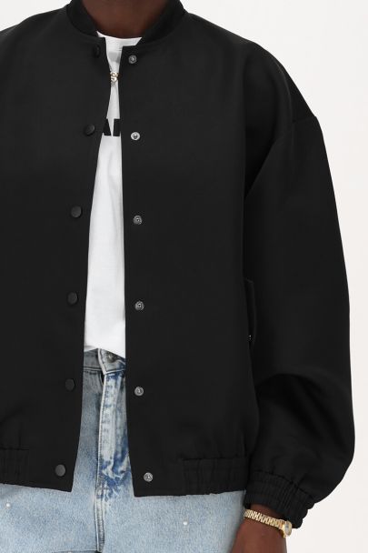Schwarze Bomberjacke im Satin-Look