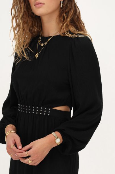 Zwarte jurk met studs en cut-out detail