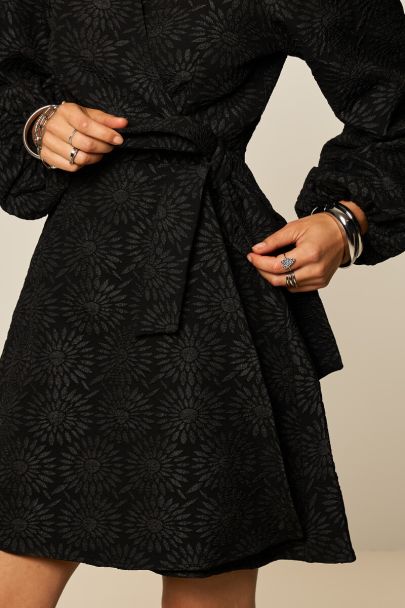 Zwarte jacquard jurk met zonnebloemen