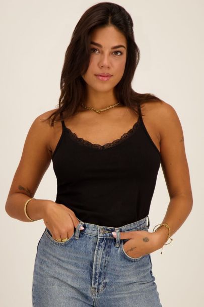 Zwarte singlet met kant