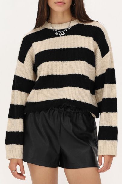Black leather-look shorts with elastic band