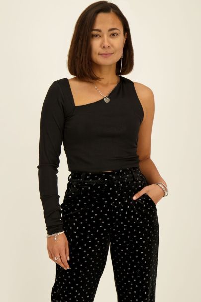 Black metallic rib top cut-out