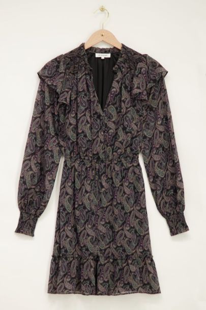 Schwarzes Kleid mit Rüschen und Paisley-Print