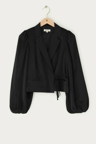 Top noir satiné à manches longues