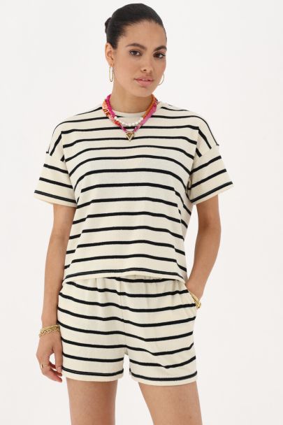 Zwart-wit gestreepte short