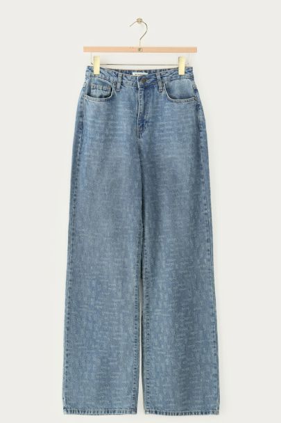 Blaue Jeans mit weitem Bein und Struktur