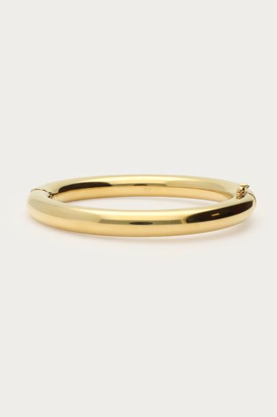 Bold bangle chunky