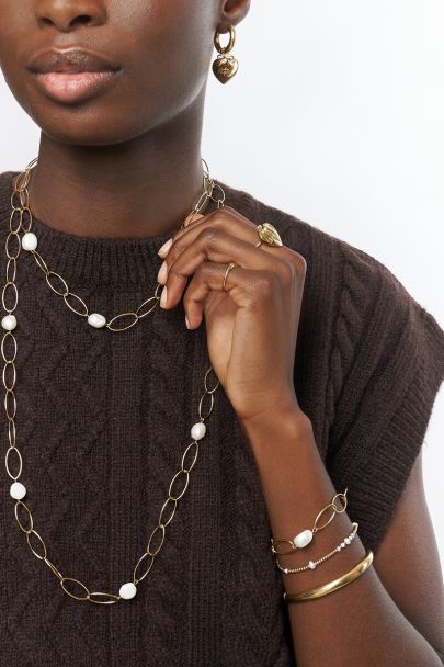 Bold chain bracelet with freshwater pearls