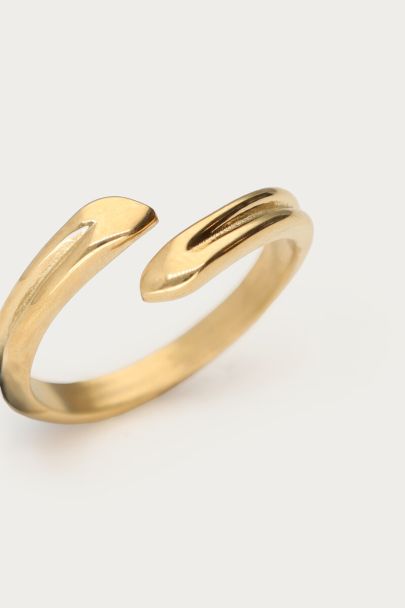 Bold minimalist ring