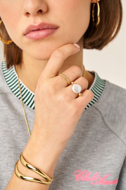 Bold Ring mit großer Kunstperle