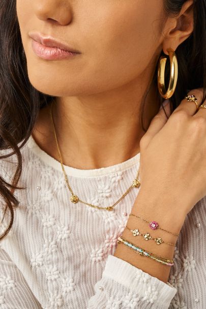 Botanical bracelet with three clover flowers