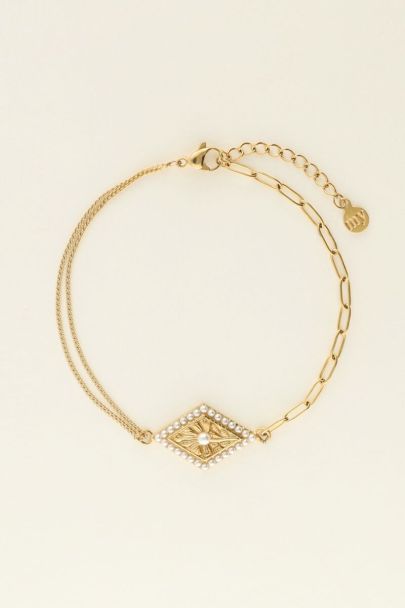 Armband mit Karo-Anhänger und Perlen