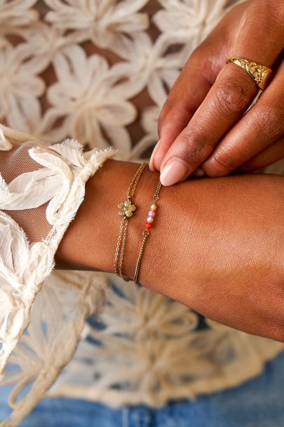 Bracelet with four glass beads