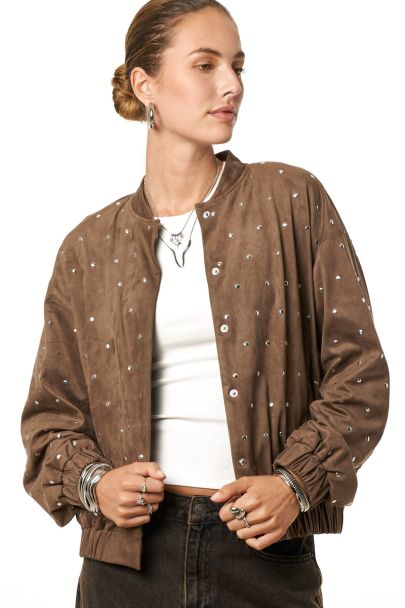 Bruine bomber in suède look met studs