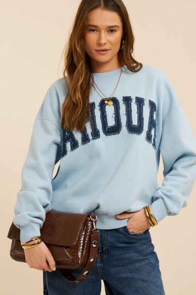 Sac &agrave; bandouli&egrave;re marron avec motif croco