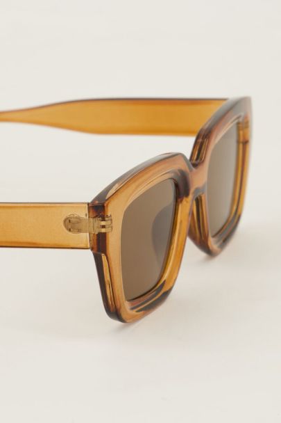 Brown retro sunglasses