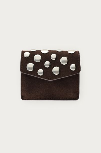 Portefeuille marron avec clous