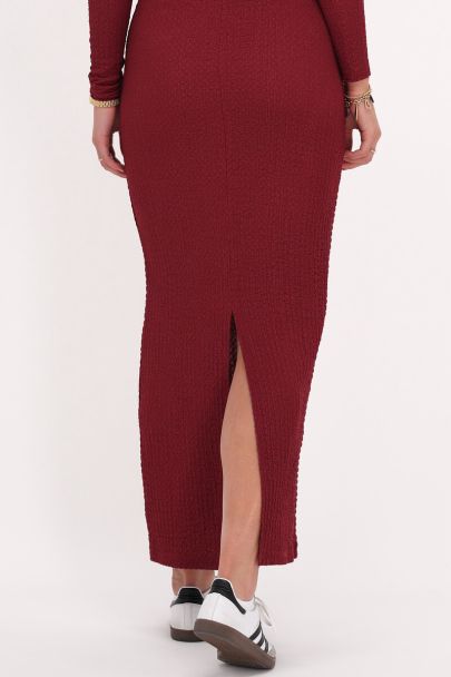 Robe longue rouge avec structure et fente