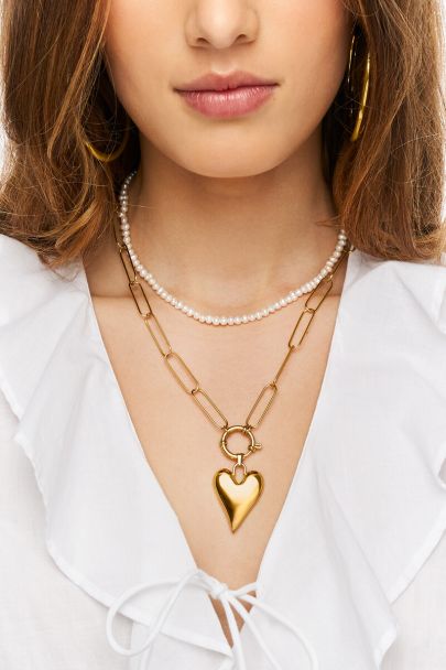 Chain necklace with large heart pendant