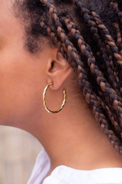 Clip-on earrings with chunky twist