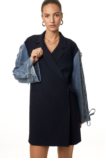 Donkerblauwe blazer jurk met lange denim mouwen