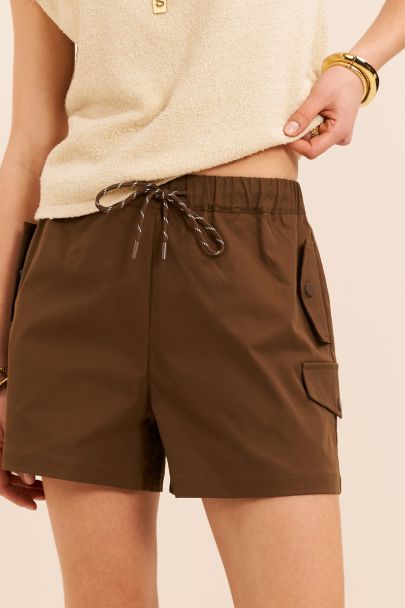 Short cargo marron fonc&eacute;