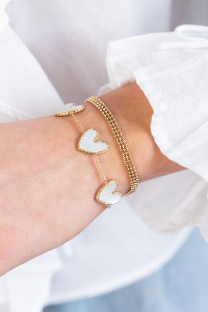 Fijne armband met parelmoer hartjes