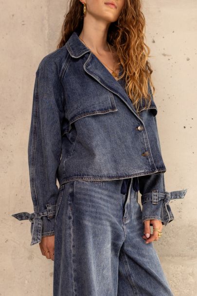 Blauwe denim korte trenchcoat