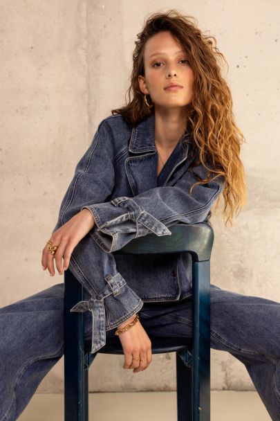 Blauwe denim korte trenchcoat