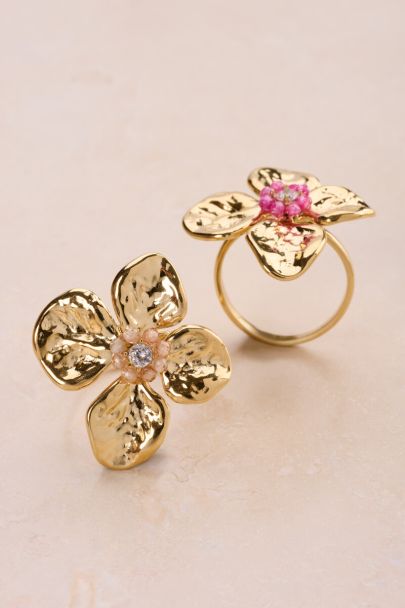 Botanical Ring mit Blumen und beigefarbenen Perlen