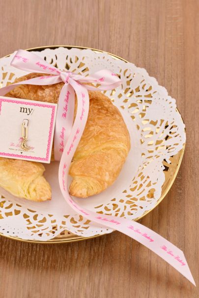 Love bedel croissant