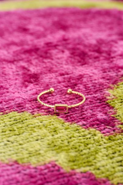 Minimalist ring with square pink rhinestone