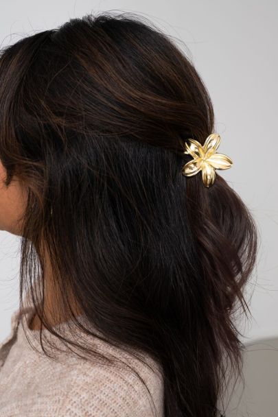 Gold coloured flowers hair clip