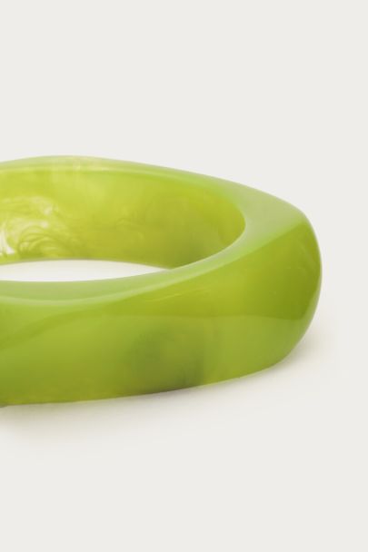 Bracelet jonc en résine verte