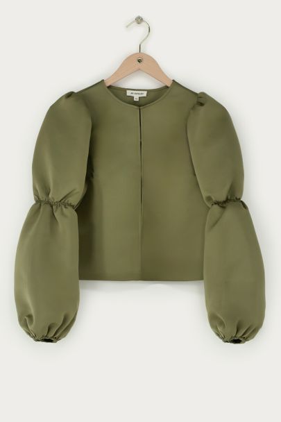 Top vert satiné à manches bouffantes 