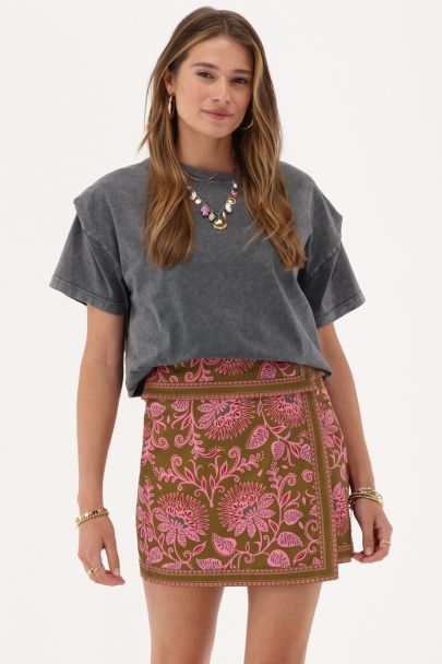 Groene rok met overslag & roze bloemen