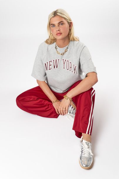 Graues Sweatshirt mit kurzen Ärmeln "New York"