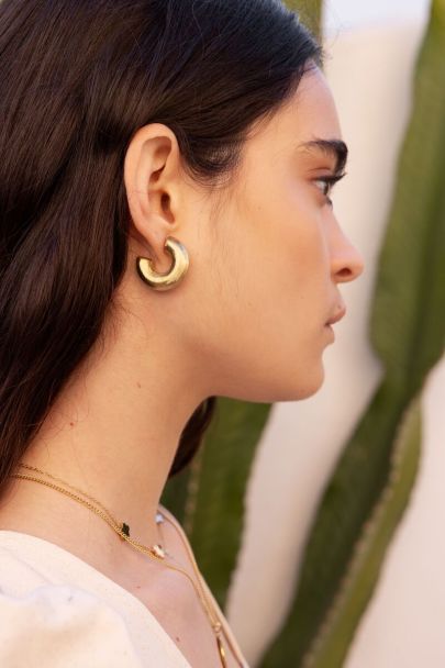 Hoop earrings with matte texture