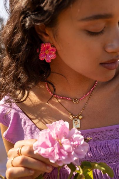 Island red beaded necklace with clasp