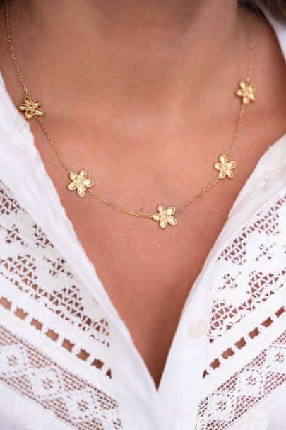 Island necklace with 5 flowers