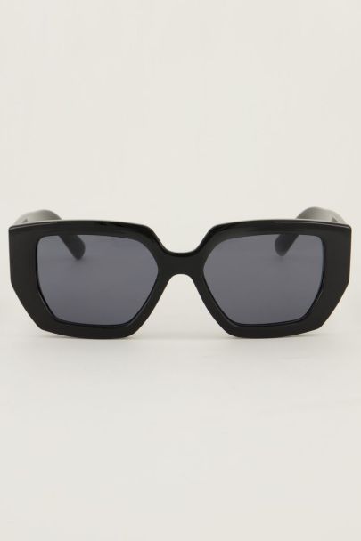 Große schwarze Cat-Eye-Sonnenbrille